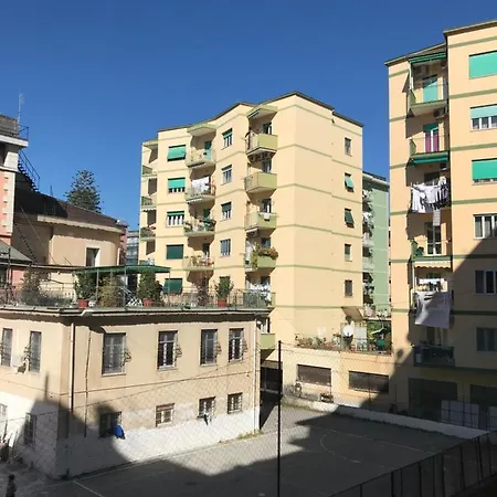 Alojamento de Acomodação e Pequeno-almoço M'illumina Salerno
